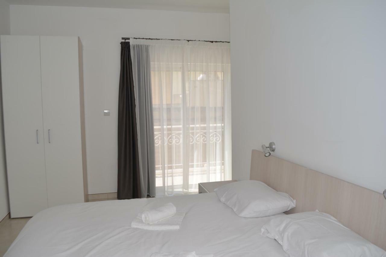 Hortensia 2 Bedroom Apartment St. Paul's Bay Exterior photo
