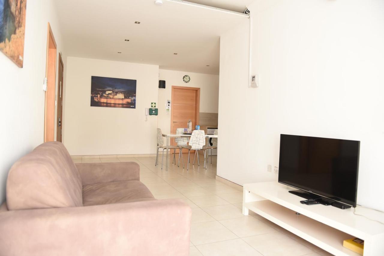 Hortensia 2 Bedroom Apartment St. Paul's Bay Exterior photo
